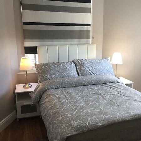 Stunning 2 Bed Flat Shepherds Bush Londres Exterior foto
