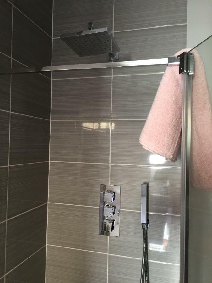 Stunning 2 Bed Flat Shepherds Bush Londres Exterior foto